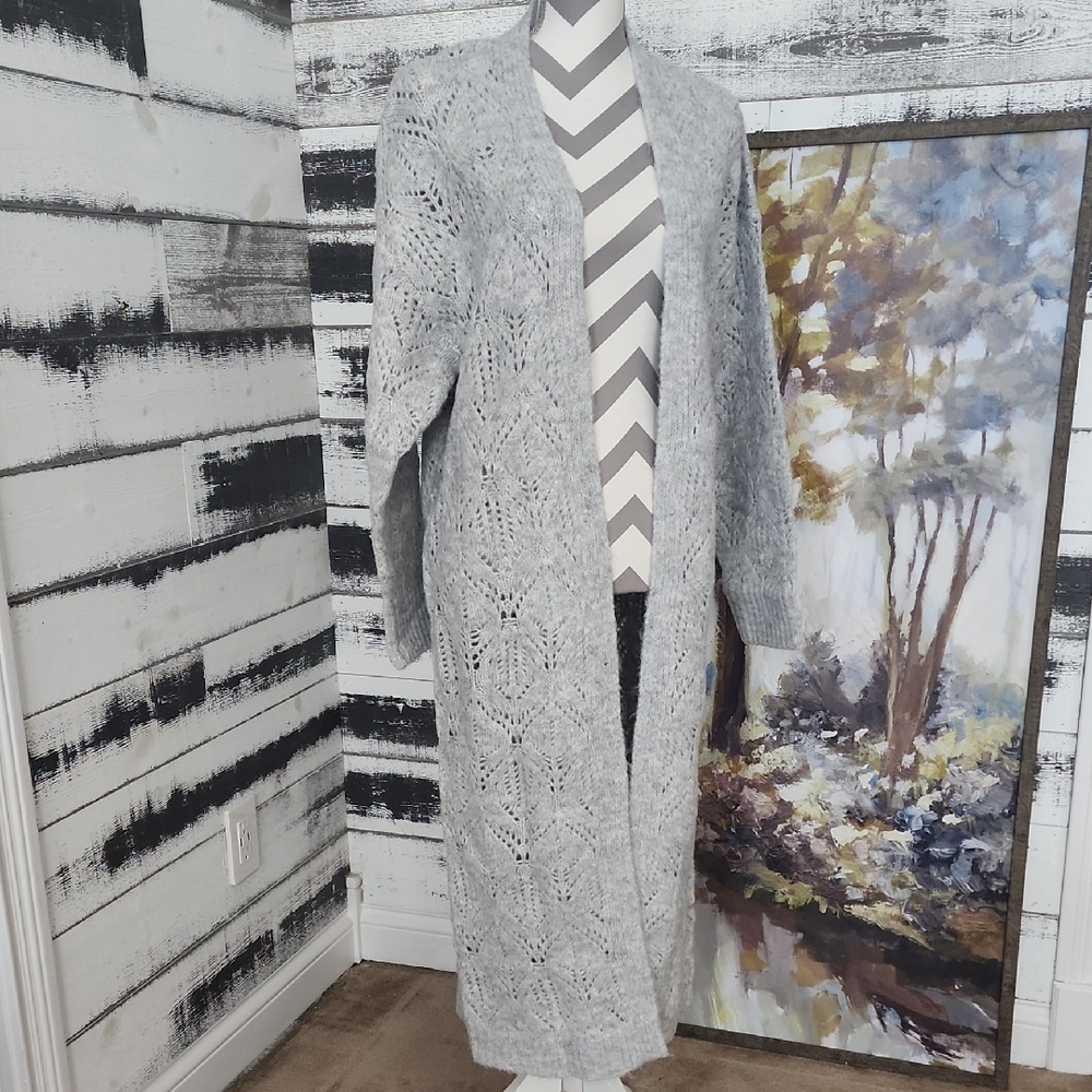 VENUS Gray Cardigan Sweater with Open Front and Relaxed Fit